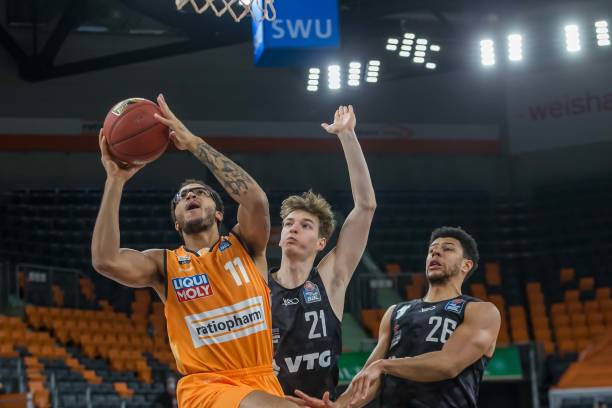 一举一动本 一举一动本